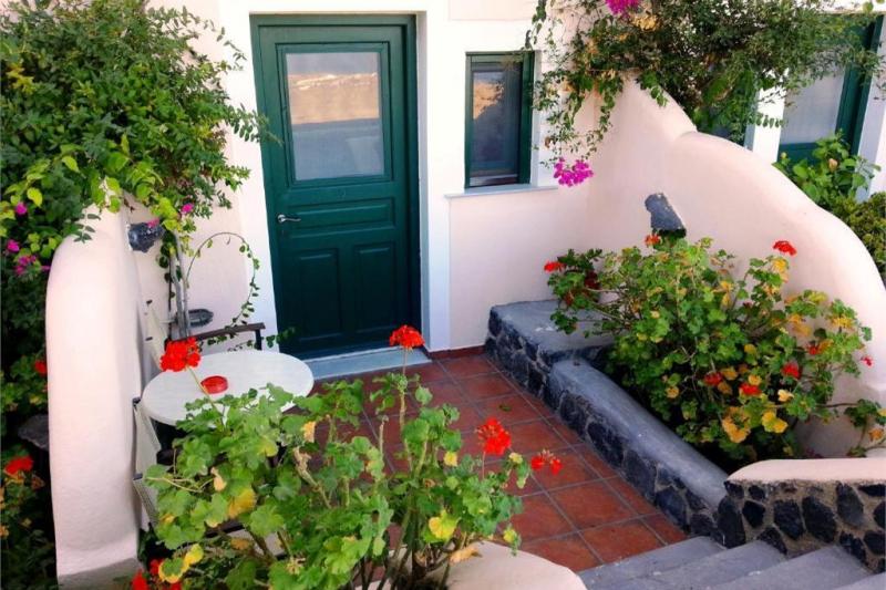 Szantorini Fira utazás Costa Marina Hotel