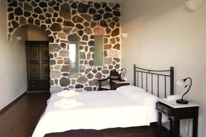 Szantorini Fira utazás Costa Marina Hotel