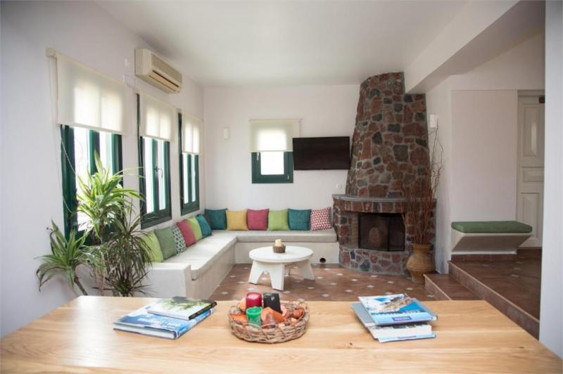 Szantorini Fira utazás Costa Marina Hotel