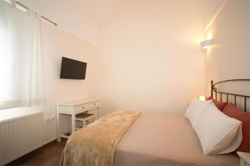 Szantorini Fira utazás Costa Marina Hotel