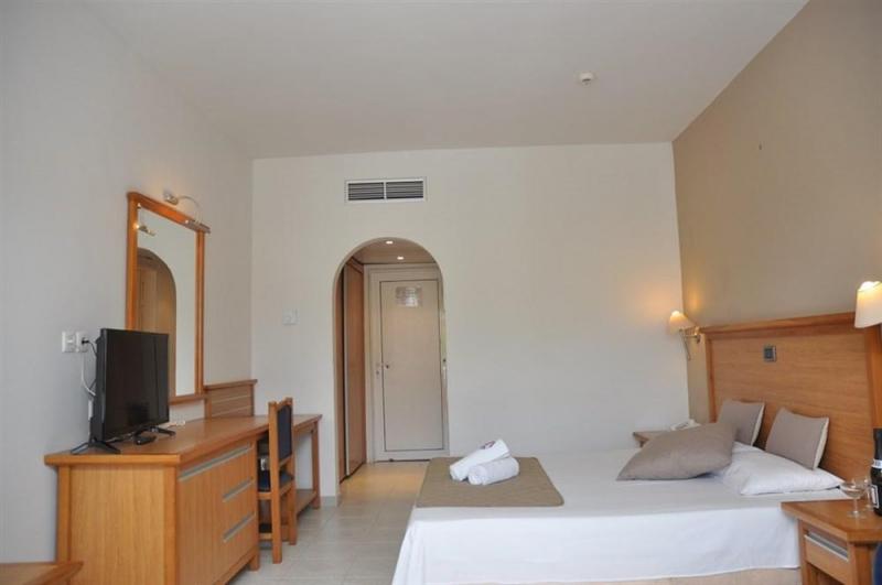 Rodosz Faliraki utazás Hotel Cyprotel