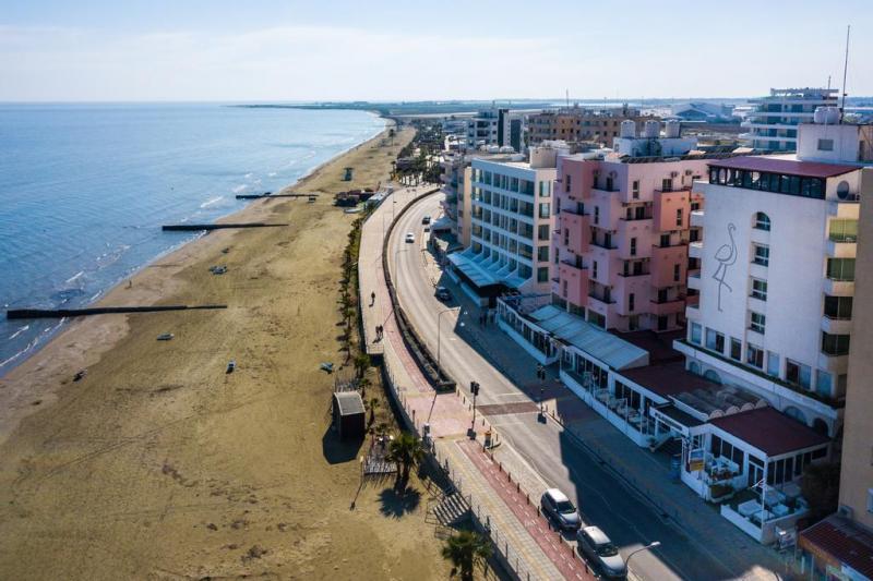 Dél-Ciprus Larnaca utazás Flamingo Beach Hotel