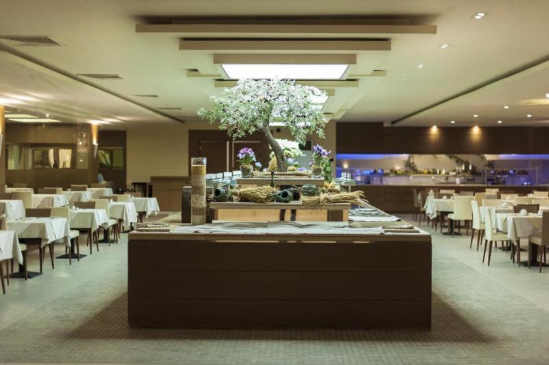 Rodosz Ialyssos utazás Ixian Grand