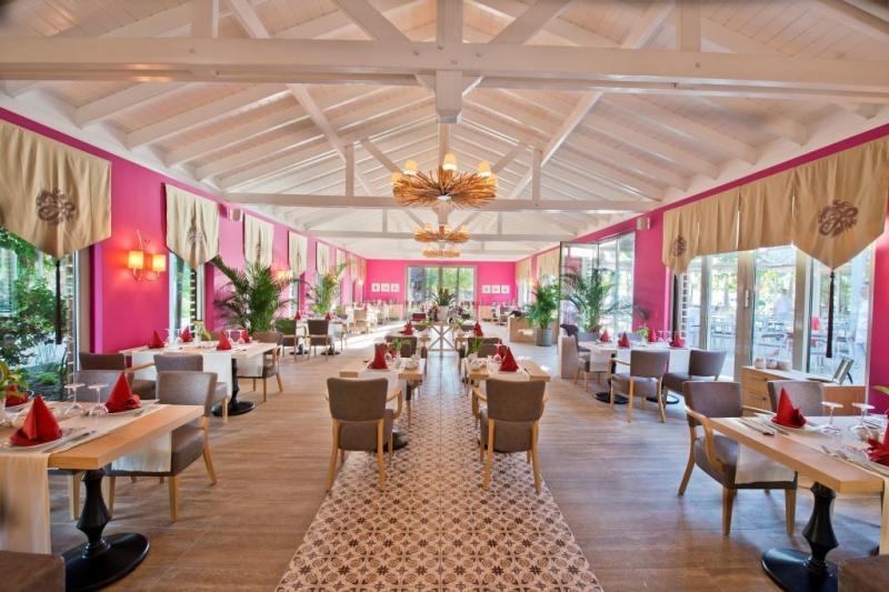 Antalya utazás Lara Barut Collection