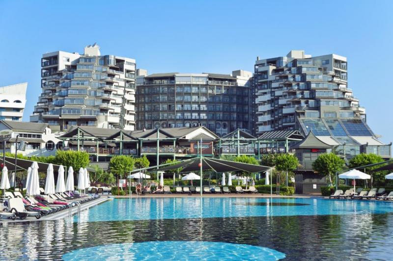 Antalya utazás Limak Lara Deluxe Hotel and Resort