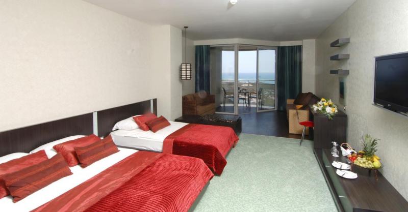 Antalya utazás Limak Lara Deluxe Hotel and Resort