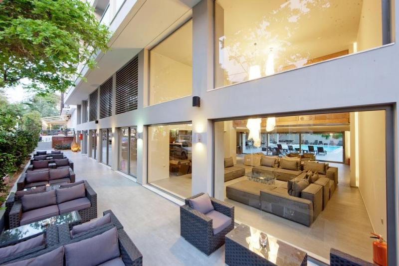 Rodosz Rhodes utazás Oktober Downtown Rooms