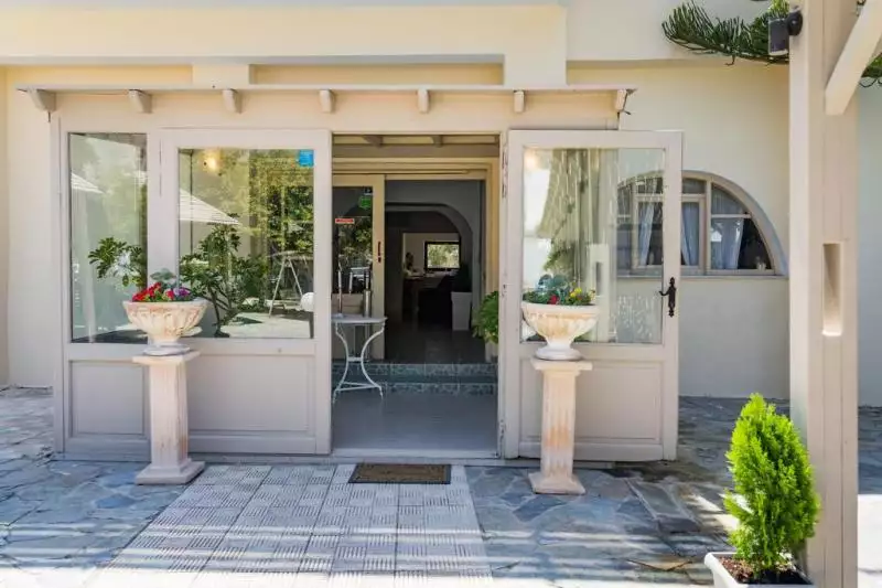 Szantorini Perissautazás Rena Hotel