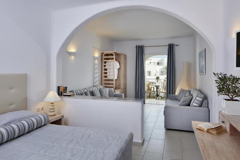 Szantorini Kamari utazás Aegean Plaza