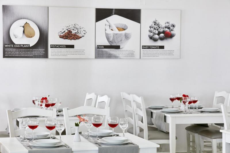 Szantorini Kamari utazás Aegean Plaza