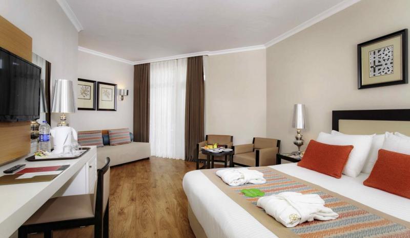 Kemer utazás Akka Alinda