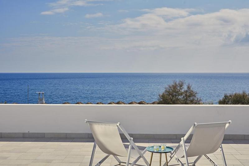 Szantorini Perissa utazás Aqua Blue Hotel