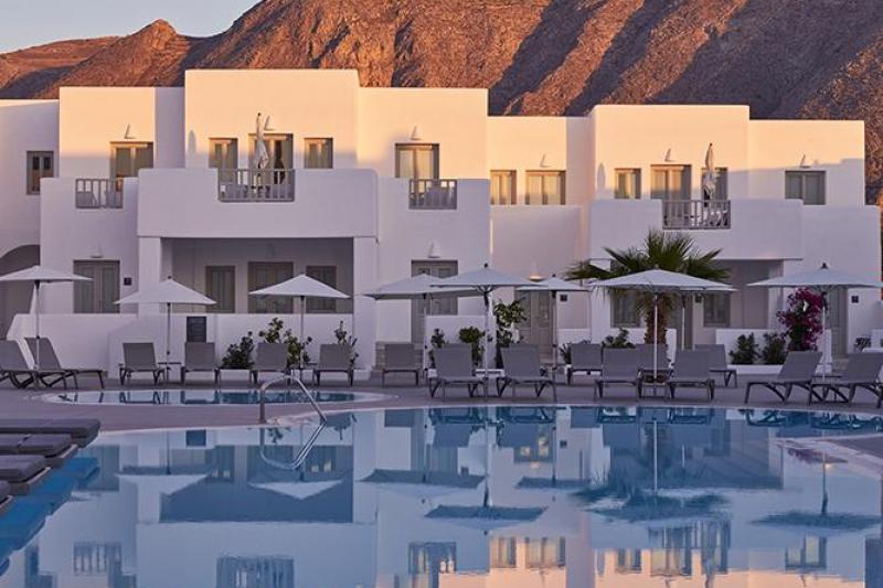 Szantorini Perissa utazás Aqua Blue Hotel