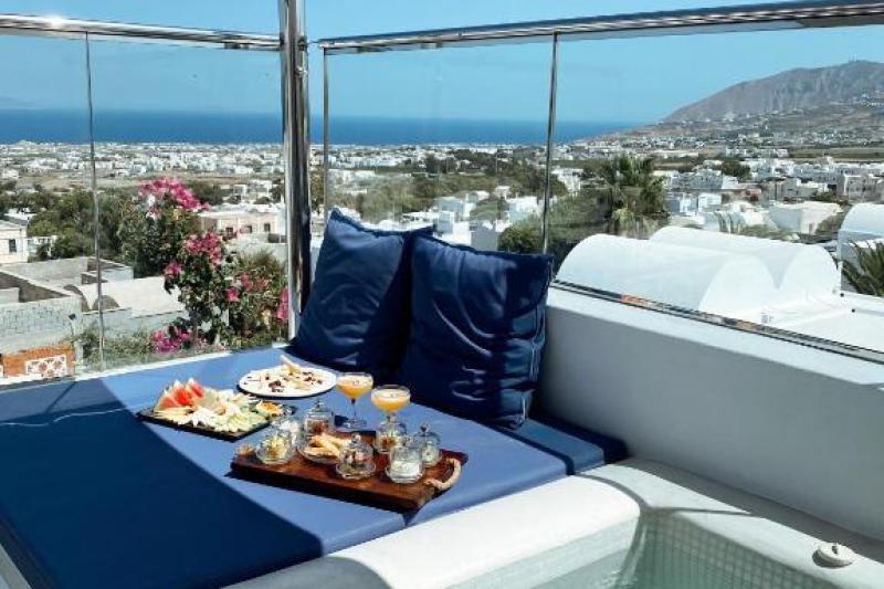 Szantorini Fira utazás Aressana Spa Hotel & Suites