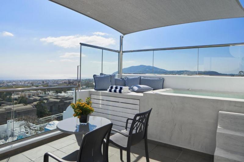 Szantorini Fira utazás Aressana Spa Hotel & Suites