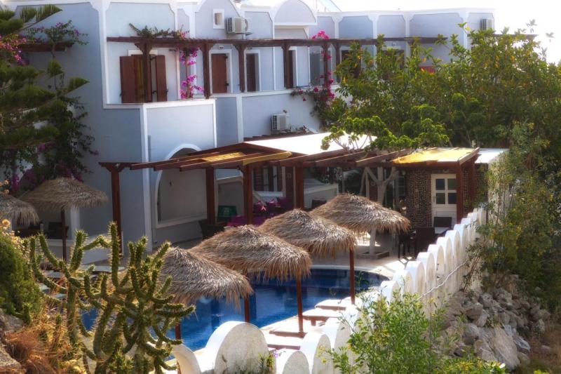 Szantorini Kamari utazás Black Sand Hotel