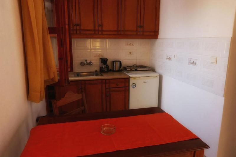 Szantorini Kamari utazás Black Sand Hotel