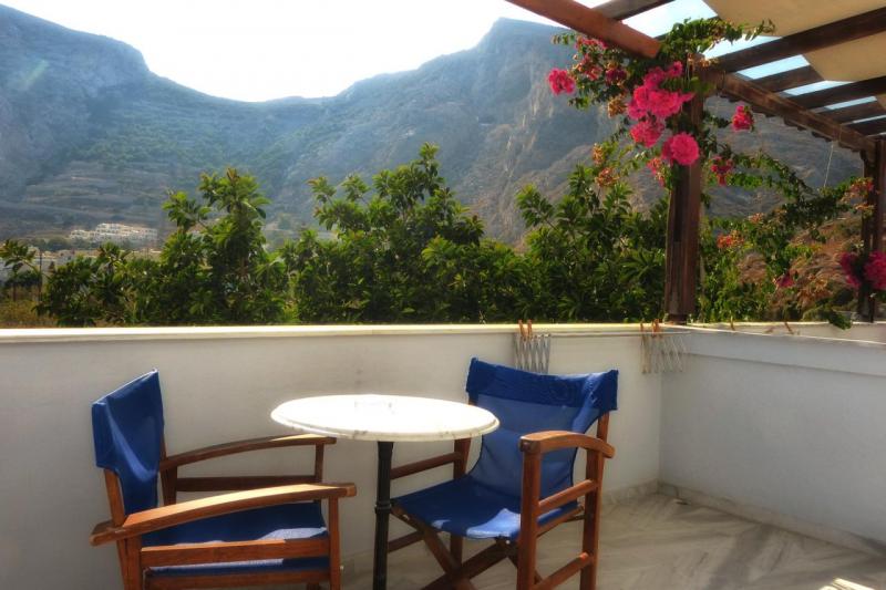 Szantorini Kamari utazás Black Sand Hotel