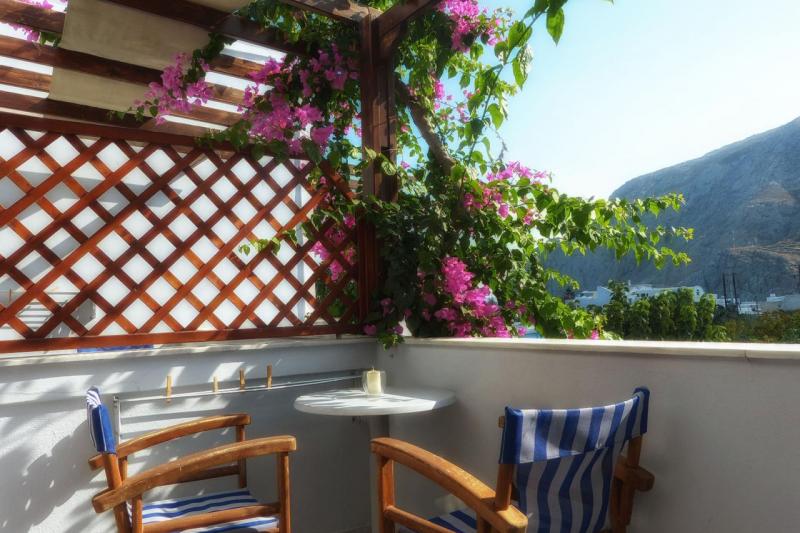 Szantorini Kamari utazás Black Sand Hotel