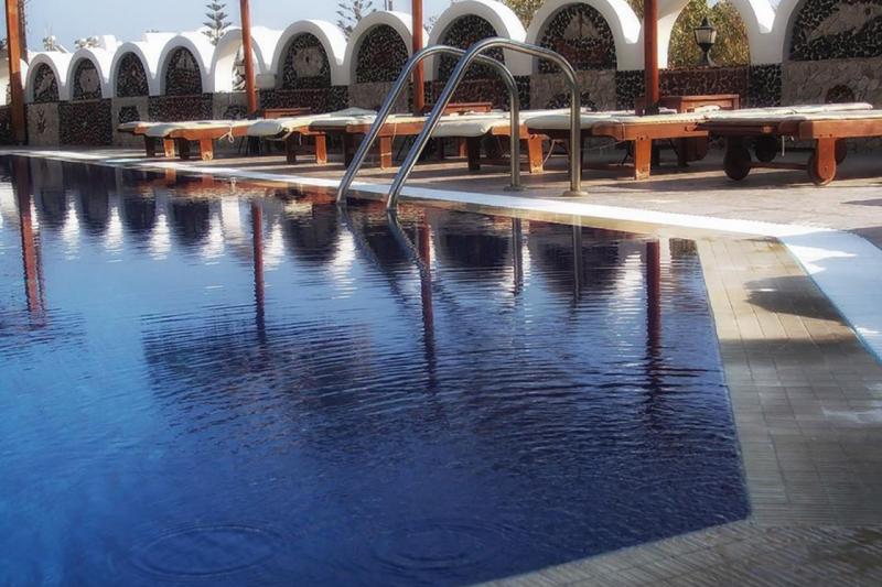 Szantorini Kamari utazás Black Sand Hotel