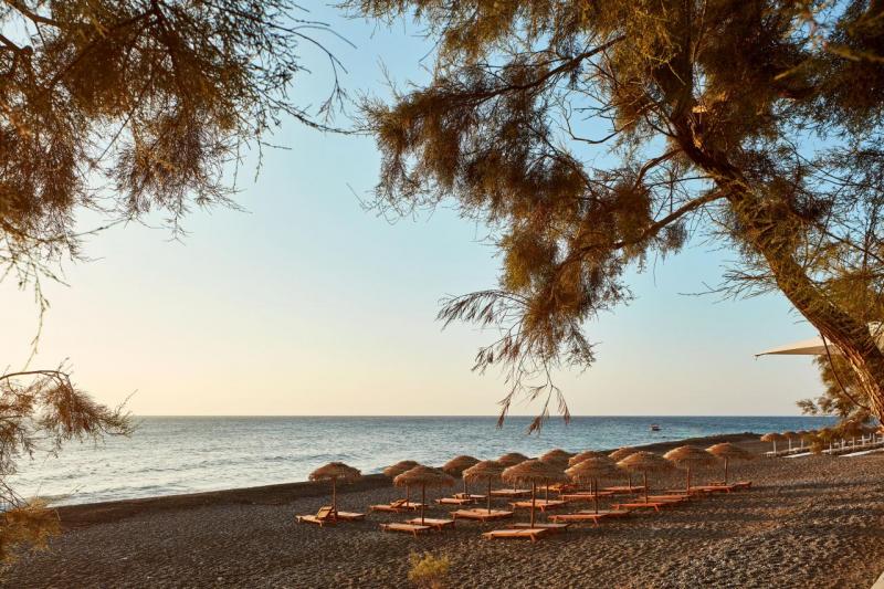 Szantorini Kamari utazás Costa Grand Resort & Spa