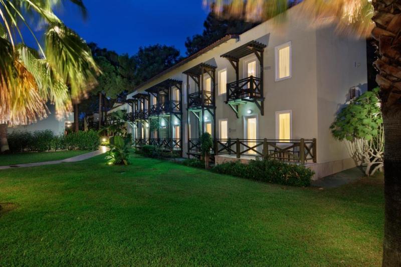 Kemer utazás Crystal Flora Beach Resort