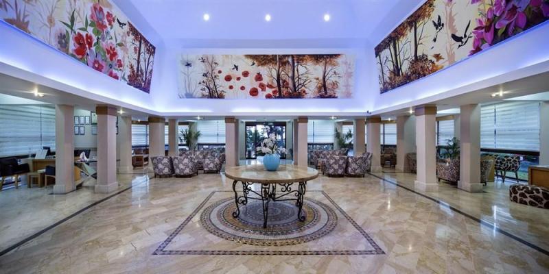 Kemer utazás Crystal Flora Beach Resort