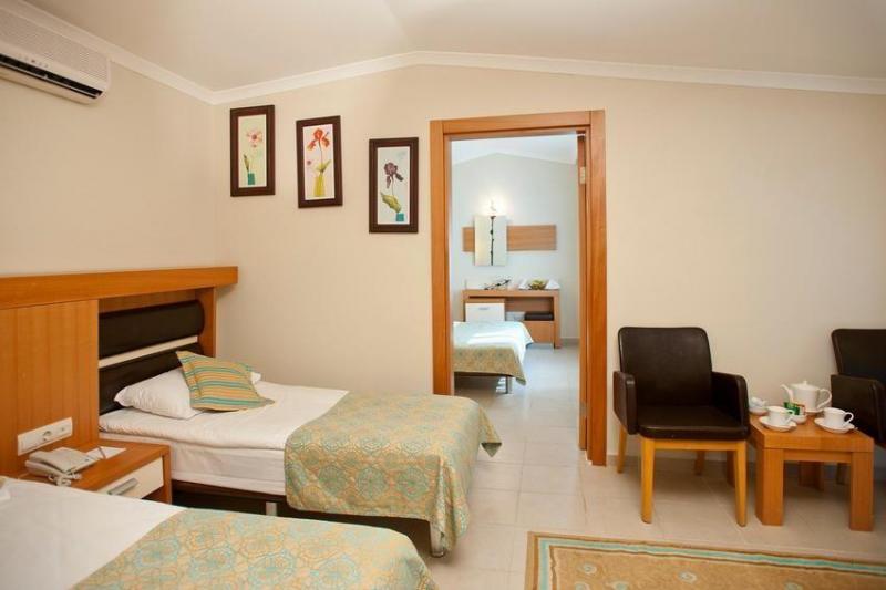 Kemer utazás Crystal Flora Beach Resort