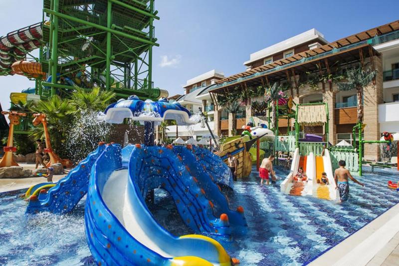 Belek utazás Crystal Waterworld Resort & Spa