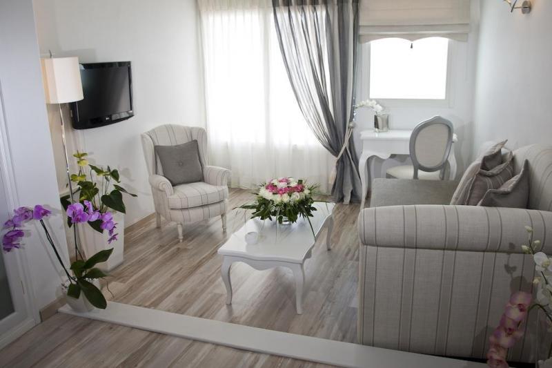 Szantorini Oia utazás Delfini Villas