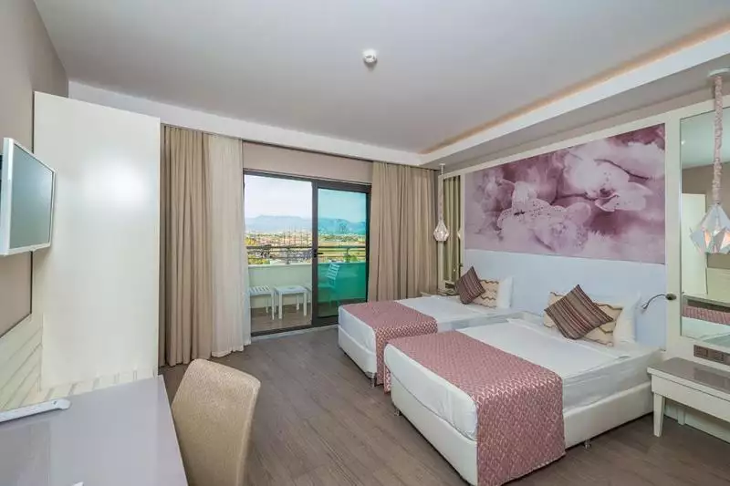 Diamond Premium Hotel & Spa Side