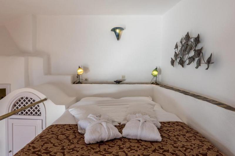 Szantorini Oia utazás Fanari Villas