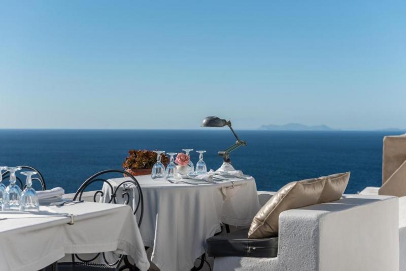 Szantorini Oia utazás Fanari Villas