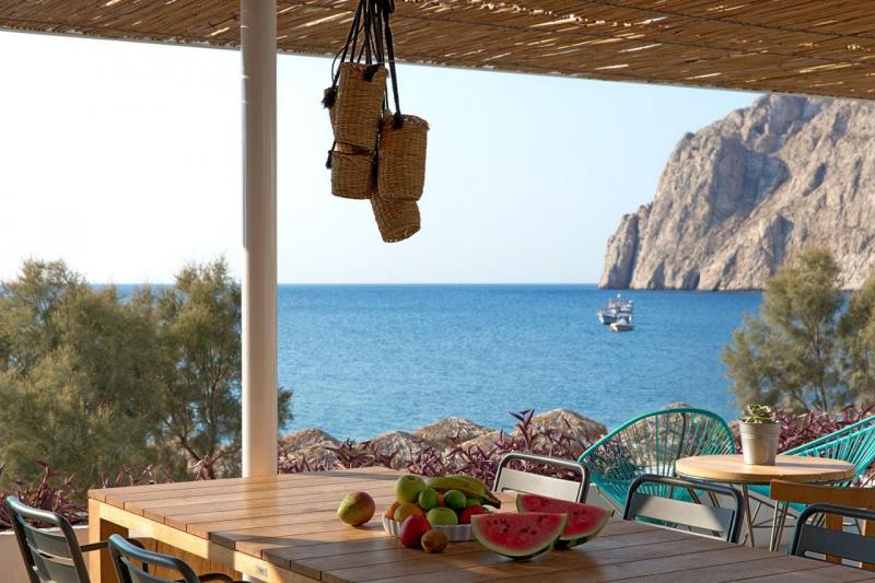 Szantorini Kamari utazás Kamari Beach