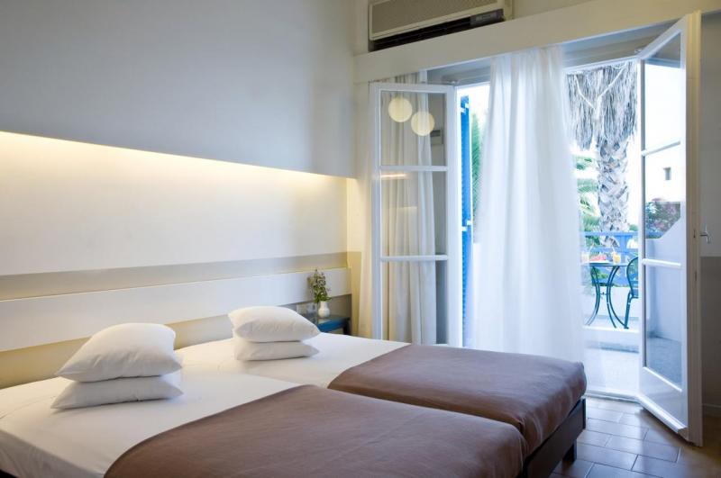 Szantorini Kamari utazás Kamari Beach