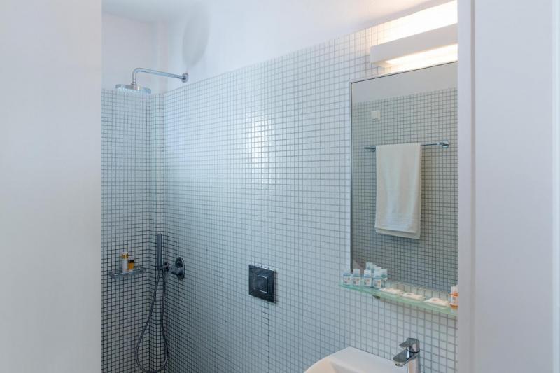 Szantorini Kamari utazás Kamari Beach