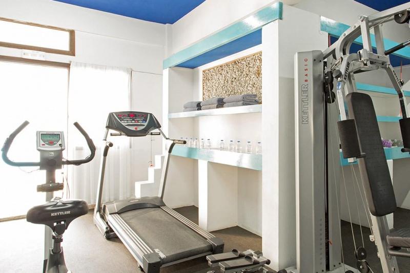 Szantorini Kamari utazás Kamari Beach