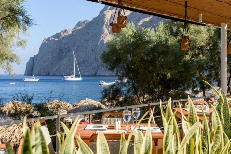 Szantorini Kamari utazás Kamari Beach