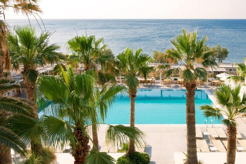 Szantorini Kamari utazás Kamari Beach