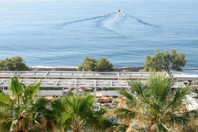 Szantorini Kamari utazás Kamari Beach