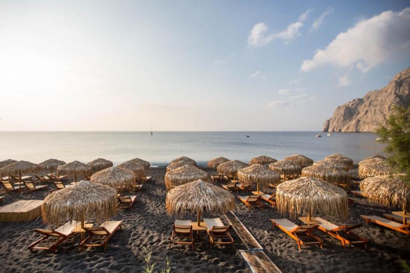 Szantorini Kamari utazás Kamari Beach