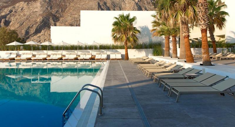 Szantorini Kamari utazás Kamari Beach