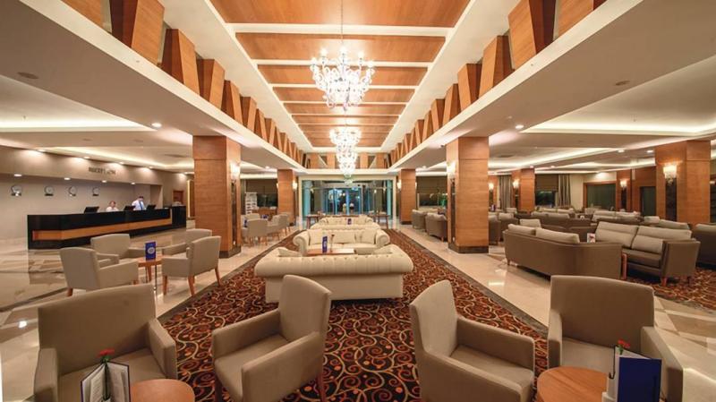 Antalya utazás Lara Family Club