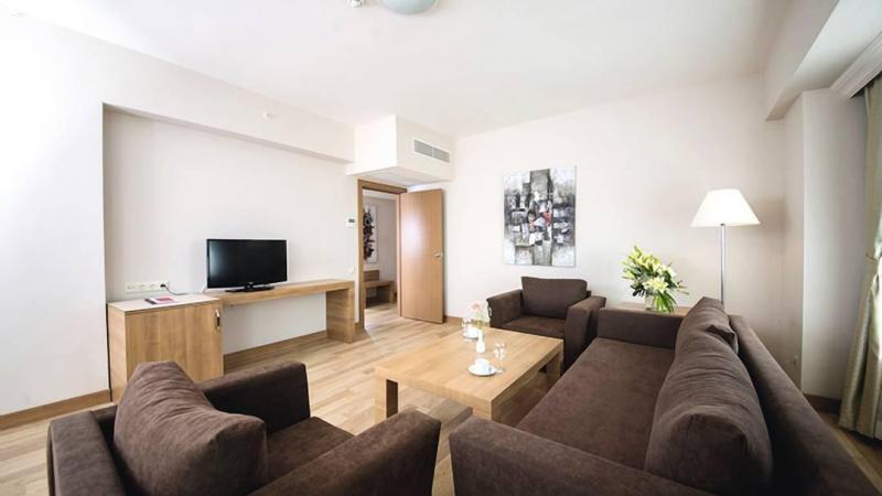 Antalya utazás Lara Family Club