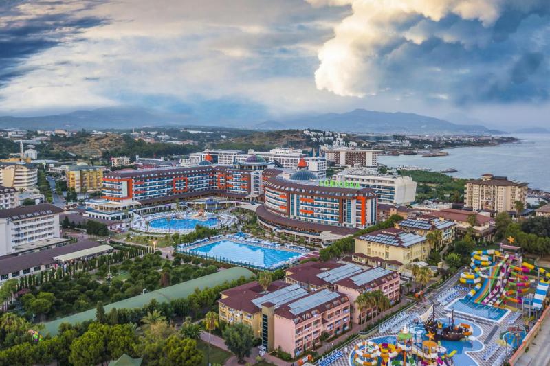 Alanya utazás Lonicera World Resort Spa