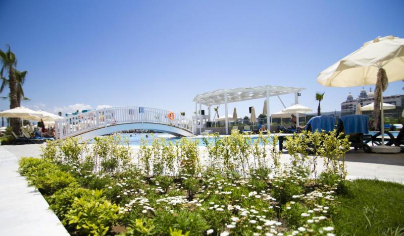 Side utazás Lrs Port River Hotel & Spa