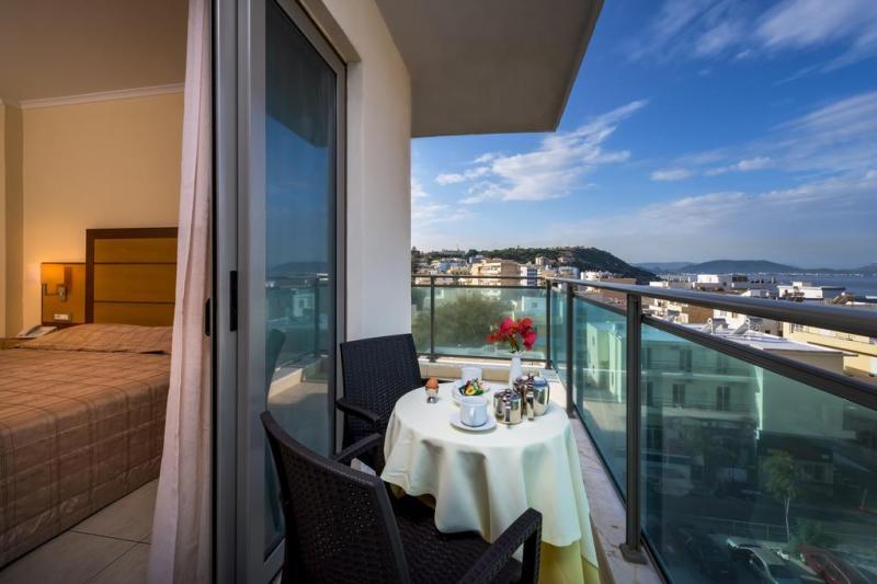 Rodosz Rhodes utazás Manousos City Hotel