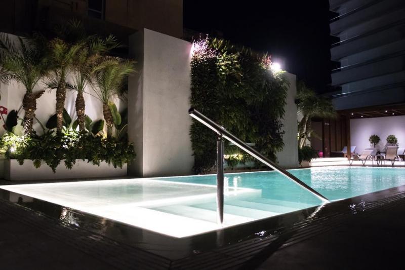 Rodosz Rhodes utazás Manousos City Hotel