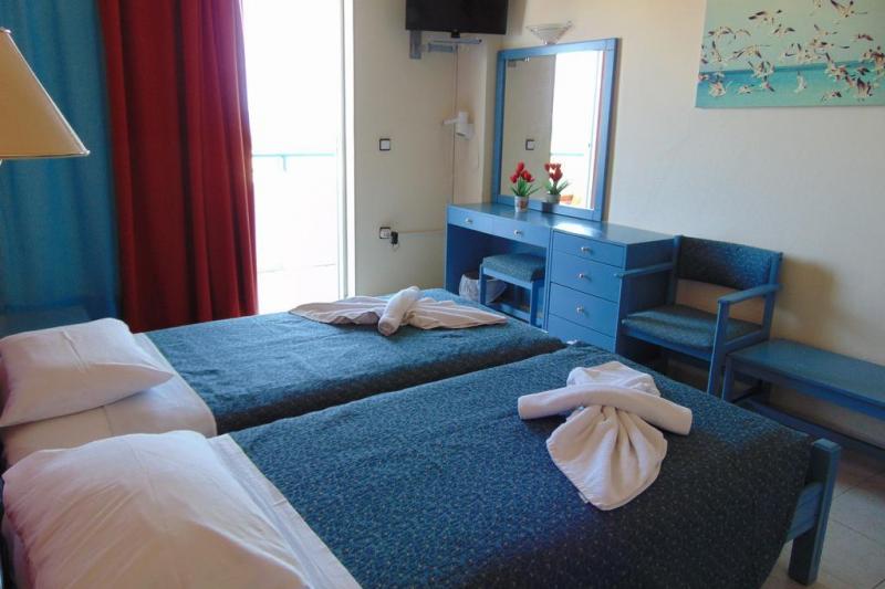 Rodosz Tholos utazás Nirvana Beach