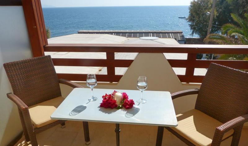 Szantorini Kamari utazás Oxygen Sea Side Hotel